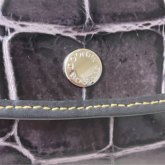 Dooney & Bourke Nile Collection Leather Wristlet Black & Croc Purple Leather - Picture 11 of 13